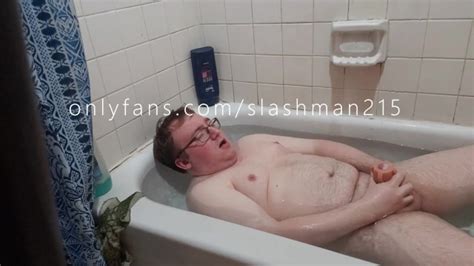 M Rame Masturbarme En La Ba Era Para Terminar Con Un Nuevo Toy Pornhub Gay