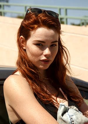 Sex HD MOBILE Pics Zishy Sabrina Lynn Attractive Outdoors Clubhouse