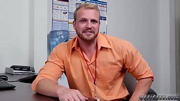 Chicos gays y heterosexuales s juntos Primer día de trabajo XVIDEOS