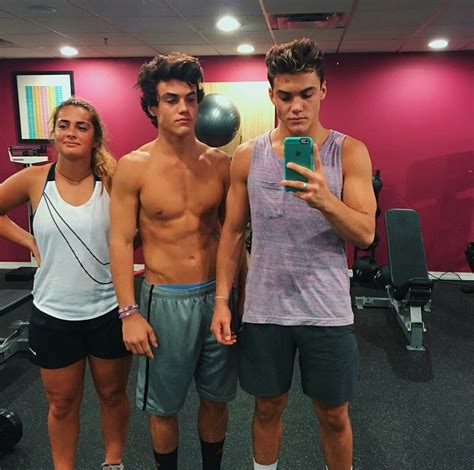 Dolan Twins With Sister Cam Dolan Twins Dollan Twins Dolan Twins Memes