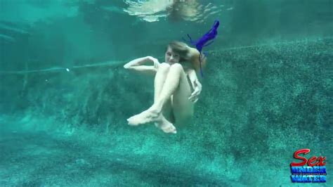 Hot Girl Underwater Model Training Roxy ThisVid