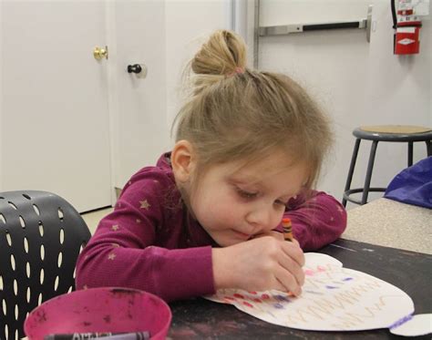 Photo: Tuque colouring inspires little artists - Red Deer Advocate