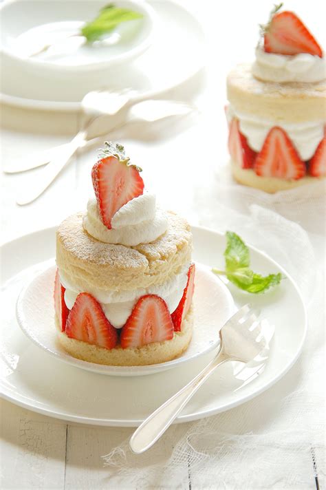 Mini Strawberry Shortcake Cake Recipe