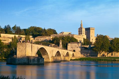 Avignon Le Camping Pour Explorer La Cit Des Papes Id Es Tourisme