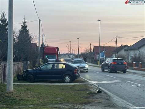 Foto Upravo Nesre A U Starogradskoj Sudarili Se Opel I Koda