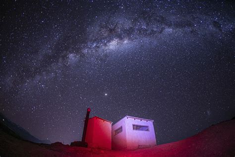 Fotos de Daniel Castellano sobre América Andina ficam expostas em hotel