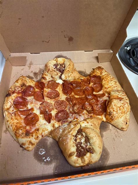 My brother ordered Little Caesars "Batman" pizza : r/PizzaCrimes