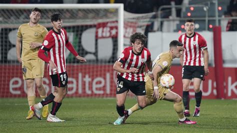 Unai Gómez cuenta como medio en el Athletic