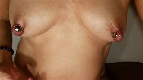 Nippleringlover Geile Milf F Hrt Mm Rohr Durch Extrem Gedehnte