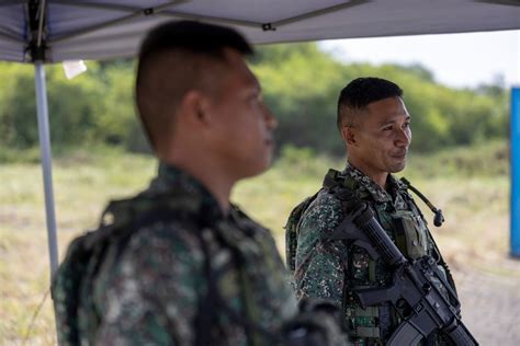 Dvids Images Masa 23 Hornet Squadron Co Greets Filipino Marines