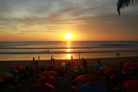 Pantai Double Six Bali Rekomendasi Tempan Nongkrong Dan Bersantai