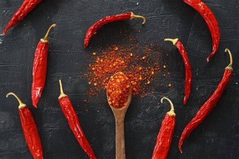 10 Cayenne Pepper Substitutes (and How to Use Them!)