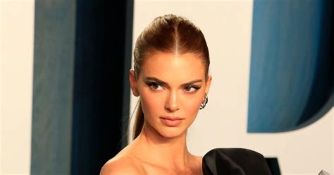 Kendall Jenner Breaks Internet Nude Photo After Devin Booker Split