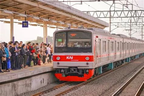 Tak Perlu Khawatir KRL Hingga MRT Jakarta Perpanjang Jam Operasional