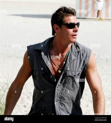 Extreme Makeover Ty Pennington Hi Res Stock Photography And Images Alamy