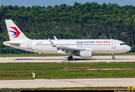 B 9941 China Eastern Airlines Airbus A320 214 WL Photo By Yan Shuai