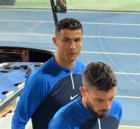 V Deo Cristiano Ronaldo Viu Adepto Camisola Do Sporting E Fez