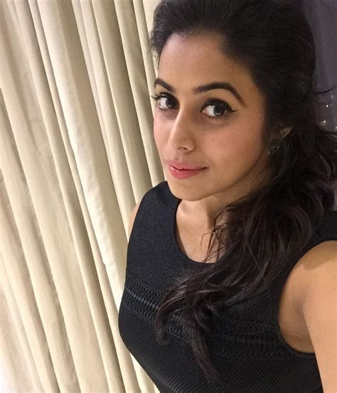 Dhee Poorna Latest Photo Shoot Actress Hot Shamna Kasim Mallu Aunty IiQ Kuwait Jobs And