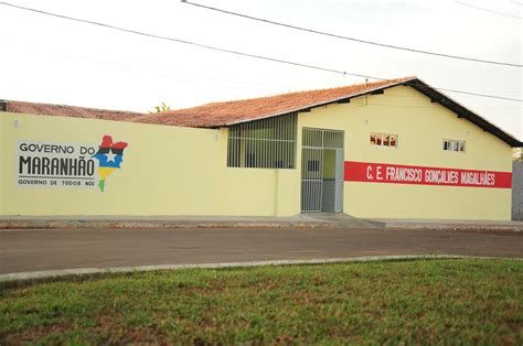 Caixa Escolar Francisco G Magalh Es Na Cidade Coroat