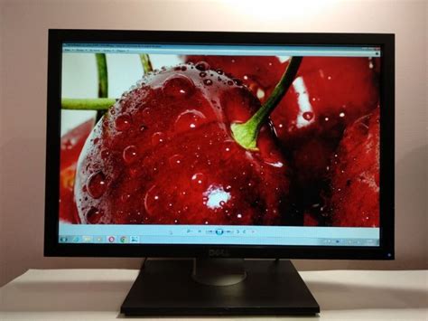 Монитор Б-класс Dell P2210f / 22" (1680x1050) TN / DisplayPort, DVI ...