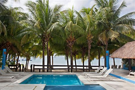 A Seafront Villa With a Pool in Cozumel - The New York Times