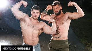 Bodybuilder vidéos porno Gay Pornhub