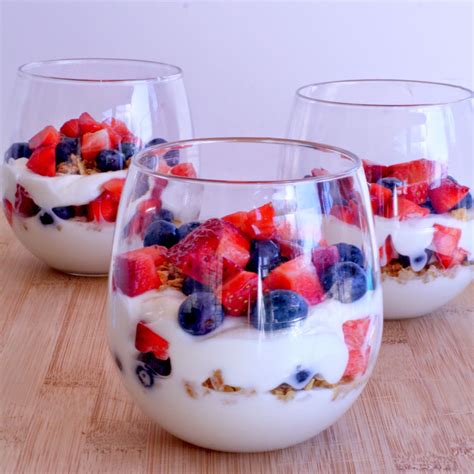 Greek Yogurt Granola And Berry Parfait Jordans Easy Entertaining