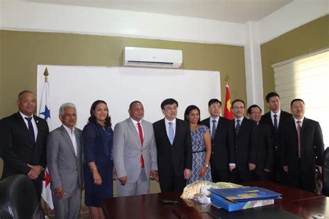 Delegaci N Del Gobierno Provincial De Zhejiang Es Recibida Por Las