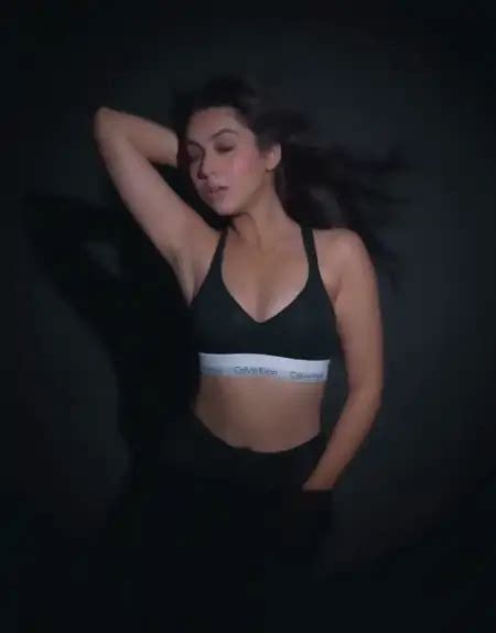 Reem Shaikh Hot Pics And Photo In Black Outfit