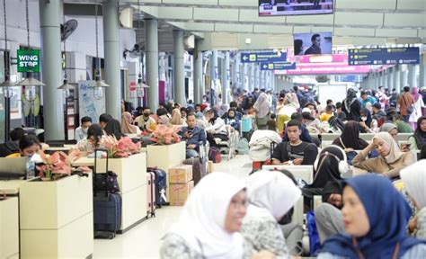 Ribu Penumpang Gunakan Kereta Jarak Jauh Saat Mudik Lebaran