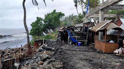 Warga Pesisir Kota Mataram Minta Bantuan Tanggul Agar Tak Makin Parah