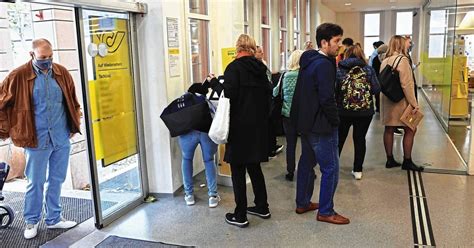 Lokalaugenschein Deshalb Warten Sie Jetzt Stunden Vor Postfilialen