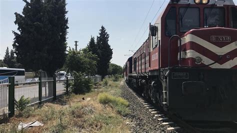 Akhisar da feci ölüm Tren bisiklet süren çocuğa çarptı Son Haberler