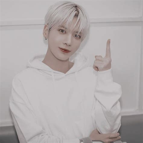 𝐓𝐚𝐞𝐡𝐲𝐮𝐧 Txt Bae Peace gesture