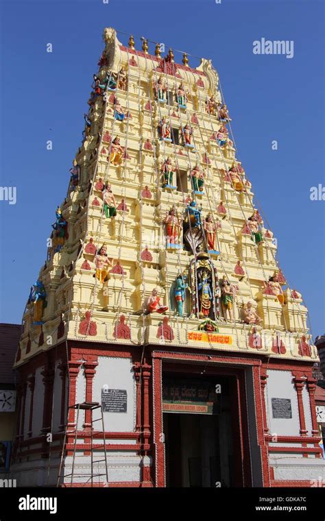 Shiva temple krishna hi-res stock photography and images - Alamy