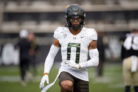 Oregons Bo Nix Christian Gonzalez Earn Pac 12 Weekly Honors