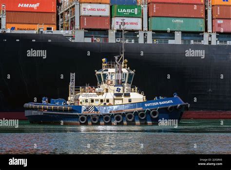 Svitzer Bargate Is A Damen Atd Berthing Tug Operated By Svitzer