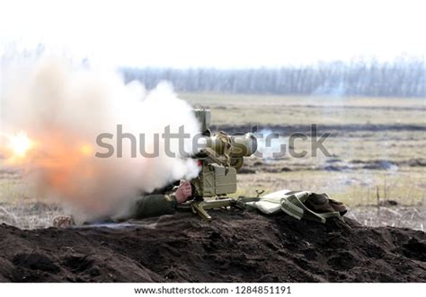 203 Tank Implosion Images, Stock Photos, 3D objects, & Vectors ...