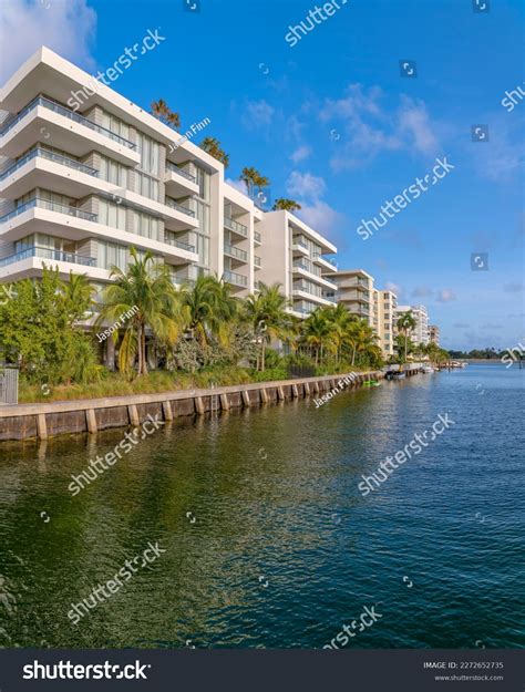 Exterior Florida Condo: Over 1,690 Royalty-Free Licensable Stock Photos