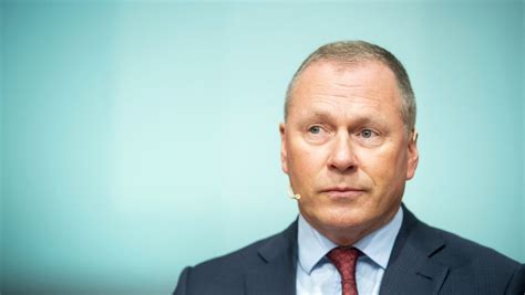 Norwegens Staatsfonds Nicolai Tangen Prangert Gier Der Chefs An