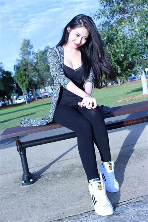 Diva Hồng Nhung tự tin khoe dáng với bikini ở tuổi 45