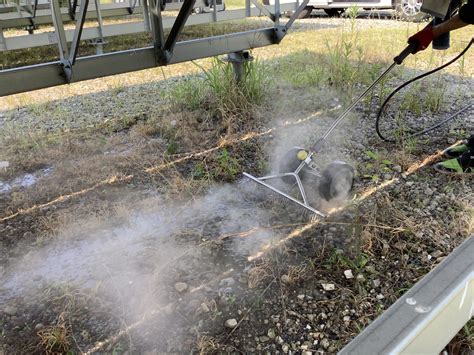 温水除草システムのデモをしました。 豊田エコビジネス