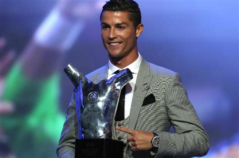 Cristiano Ronaldo El Mejor Jugador De La Uefa En La Temporada 2016 17