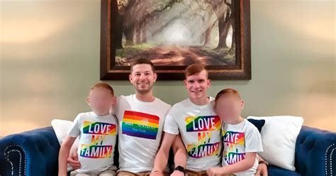 Casal gay é condenado a anos por abusar de filhos adotivos