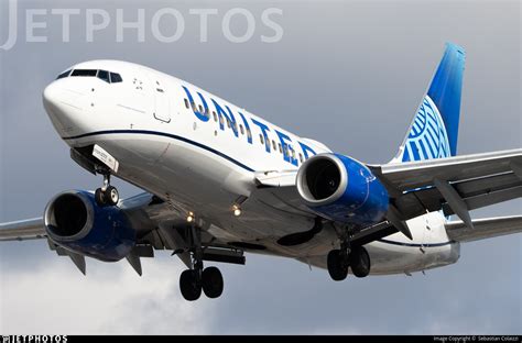 N29717 | Boeing 737-724 | United Airlines | Sebastian Colaizzi | JetPhotos