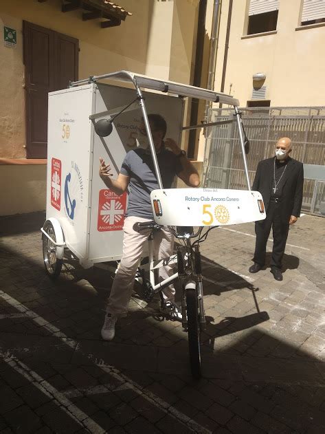 DONATO ALLA CARITAS UN TRICICLO ELETTRICO PER LA CONSEGNA DEI PASTI A