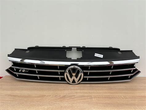 VW PASSAT B8 R LINE 3G ATRAPA GRILL ZNACZEK POD RADAR 3G0853653E KA10