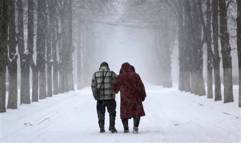 Forecasters give exact date -4C Arctic blast will freeze Britain