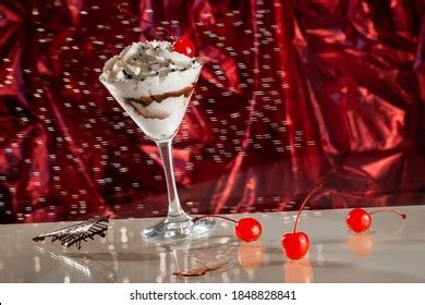 375 Chocolate Martini Whipped Cream Images, Stock Photos & Vectors ...