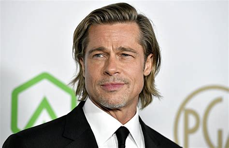 Velvet Celeb Brad Pitt Bar Tn J T F Lmeztelen L Kapt K Lencsev Gre